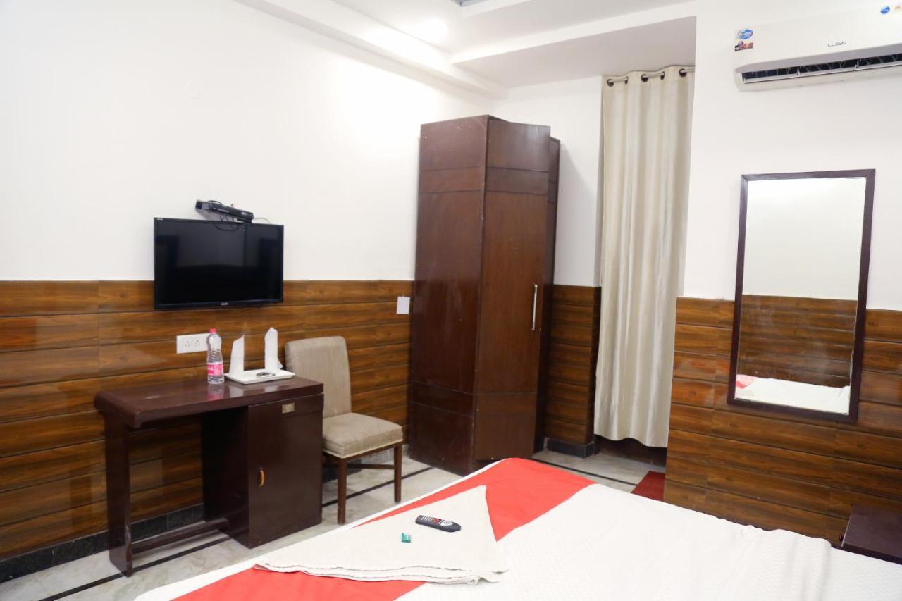 Aerocity Hotel Jindal Palace Delhi- A Well Hygiene Property"All Staff Vaccinated " นิวเดลี ภายนอก รูปภาพ